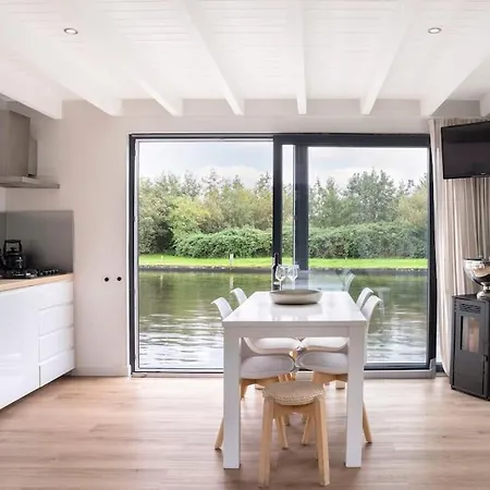 Hotel en barco 6-pers Houseboat *