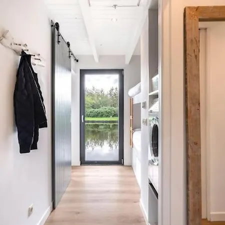 6-pers Houseboat Botel *