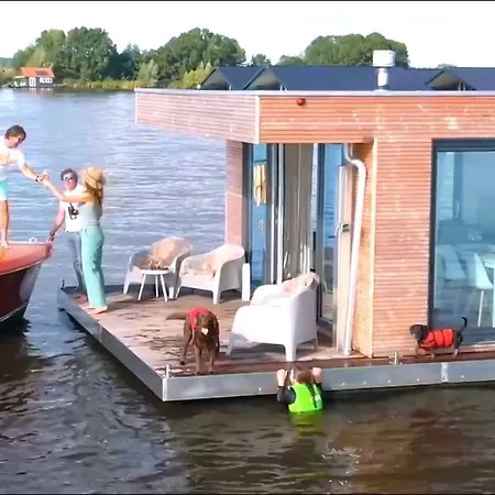 Botel 6-pers Houseboat