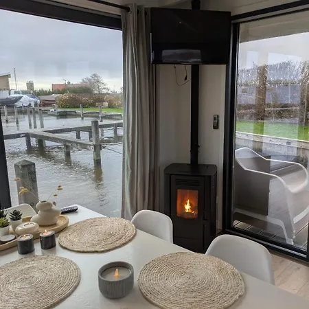 6-pers Houseboat Amsterdam